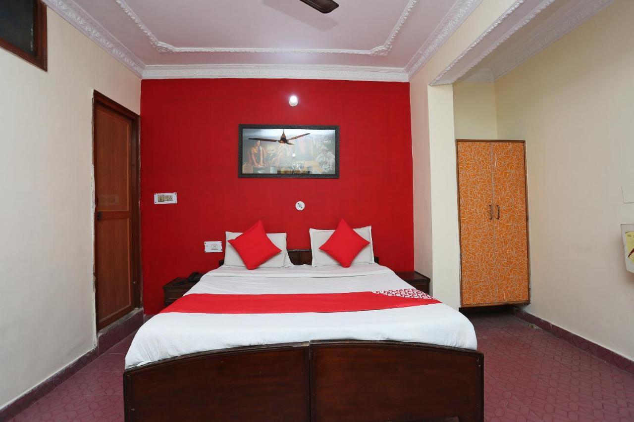 Oyo 39830 Hotel Esquire Meerut Exterior photo